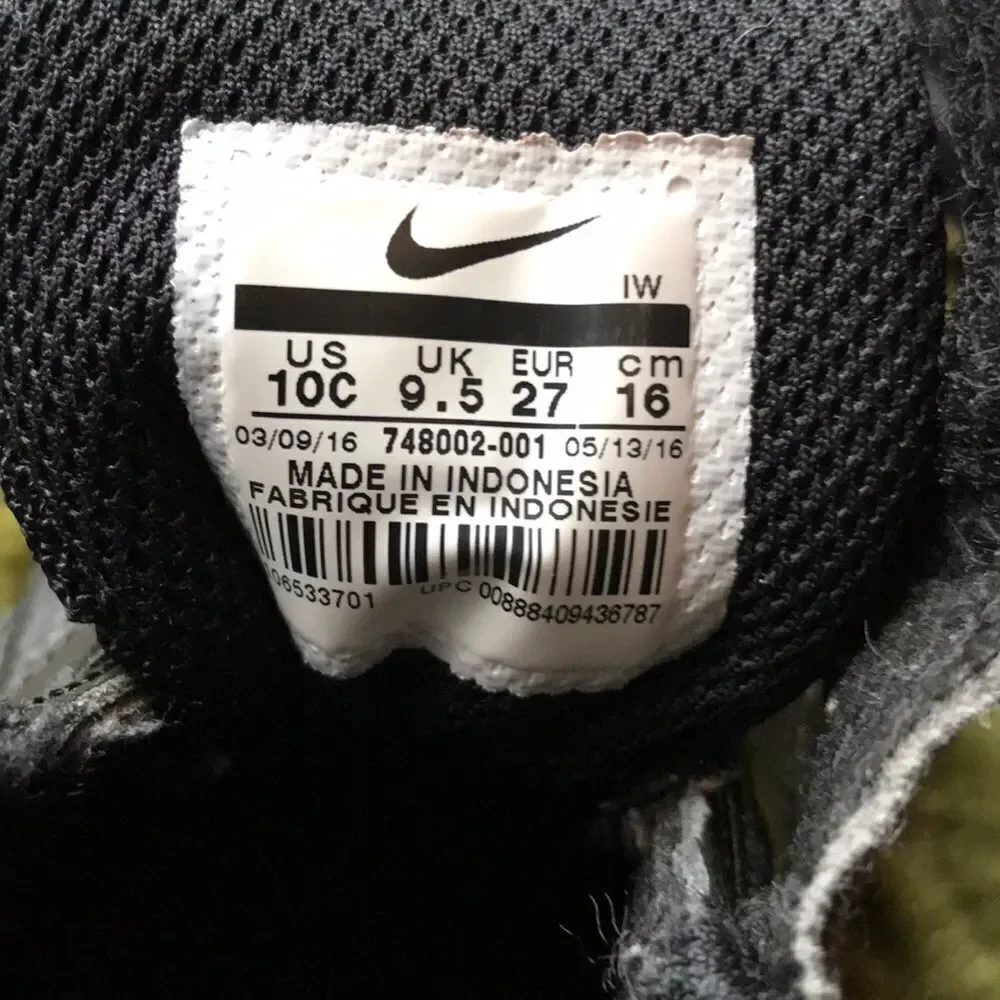 Nike boys sneakers 10 black